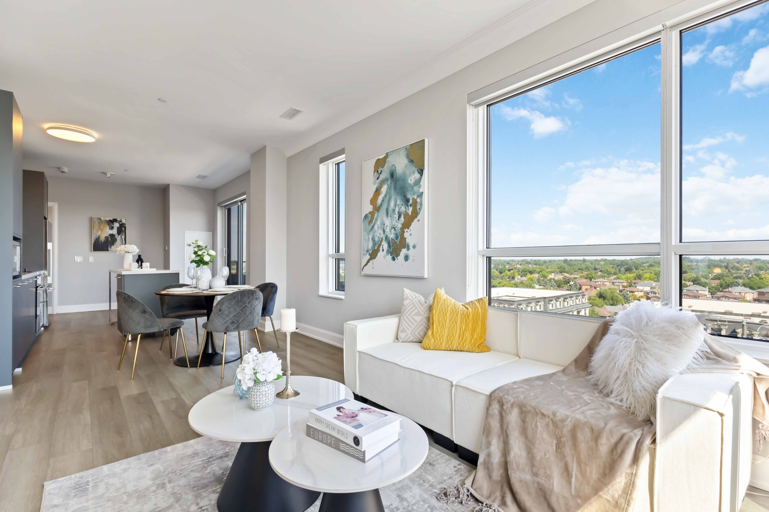مارکهام، قلب شهر | ۲ خواب یک اتاق مجزا | Riverview Condos - سان‌وی هاوس