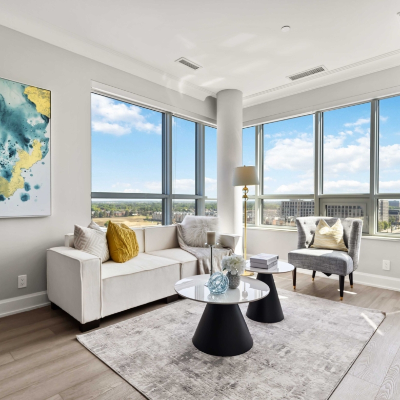 مارکهام، قلب شهر | ۲ خواب یک اتاق مجزا | Riverview Condos - سان‌وی هاوس