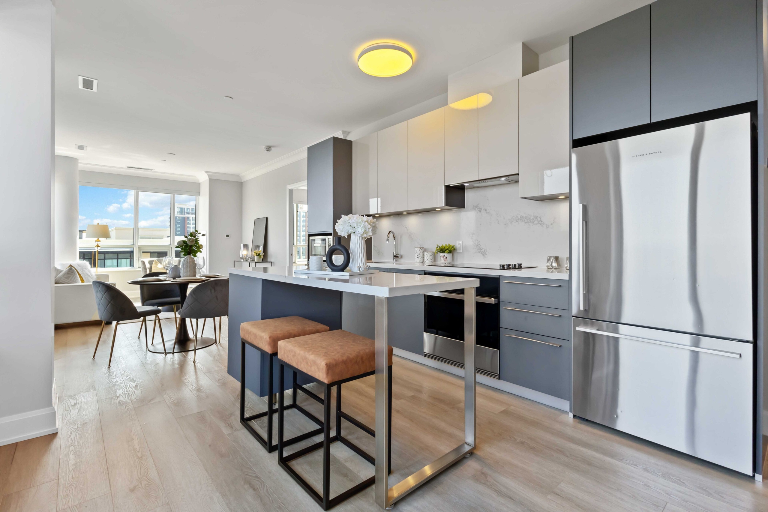 مارکهام، قلب شهر | ۲ خواب یک اتاق مجزا | Riverview Condos - سان‌وی هاوس