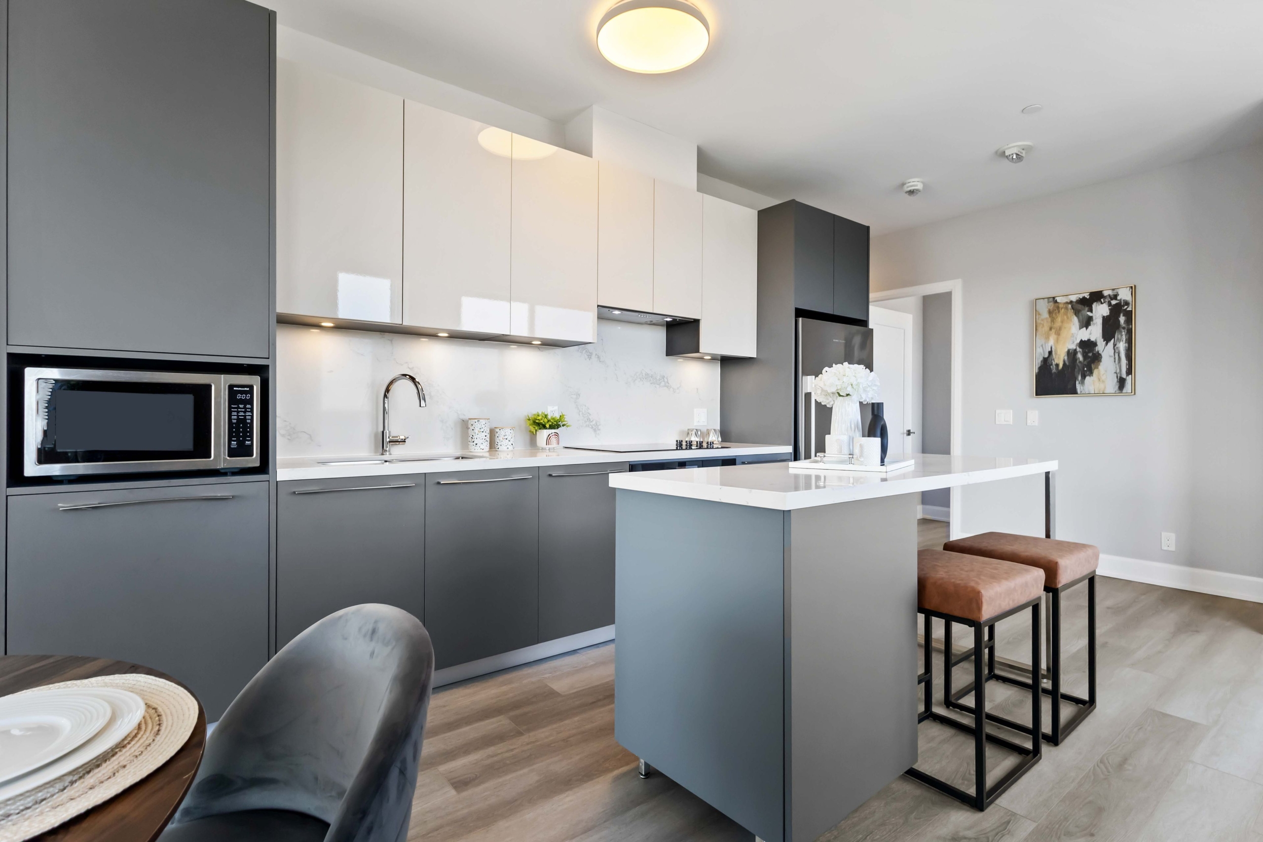 مارکهام، قلب شهر | ۲ خواب یک اتاق مجزا | Riverview Condos - سان‌وی هاوس