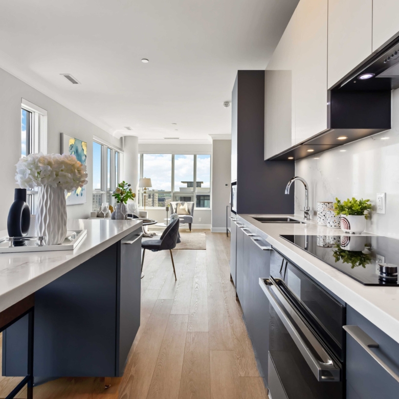 مارکهام، قلب شهر | ۲ خواب یک اتاق مجزا | Riverview Condos - سان‌وی هاوس