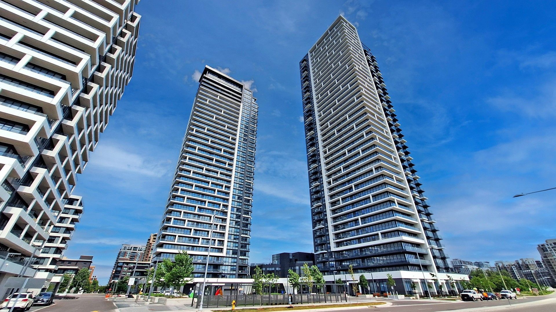 مارکهام، Uptown | یک اتاق مجزا و 2 خواب | Riverview Condos - سان‌وی هاوس