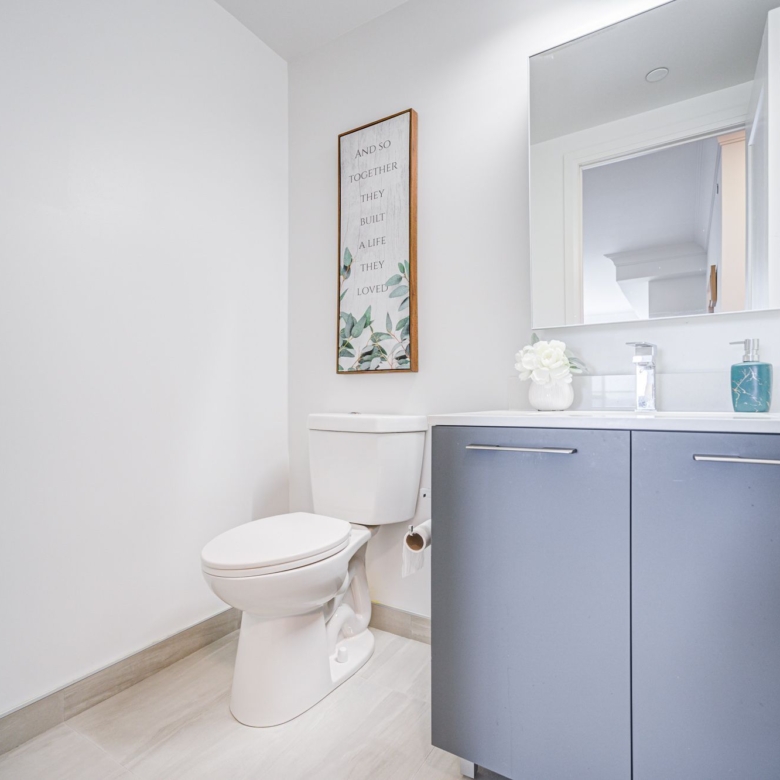 مارکهام، Uptown | یک اتاق مجزا و 2 خواب | Riverview Condos - سان‌وی هاوس