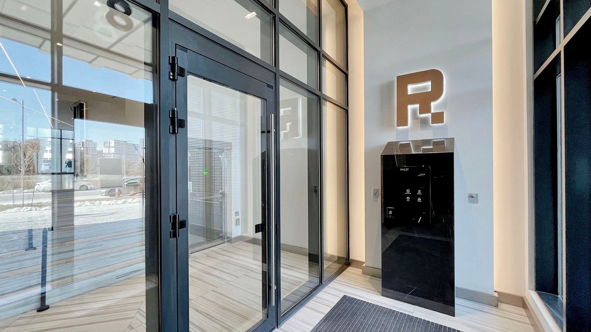 مارکهام، Uptown | یک اتاق مجزا و 2 خواب | Riverview Condos - سان‌وی هاوس